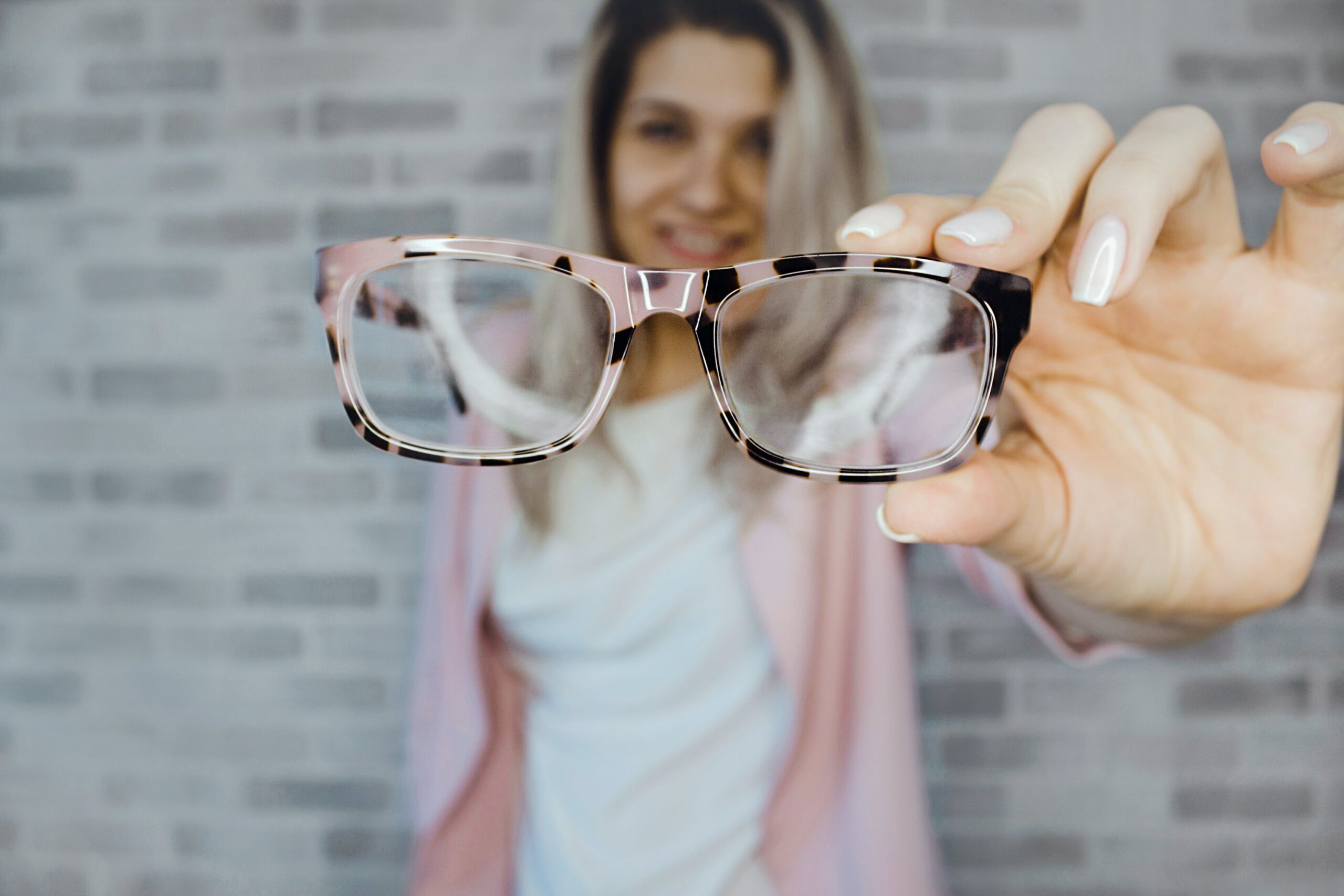 Naprawa oprawek okularów – niezbędne informacje i porady